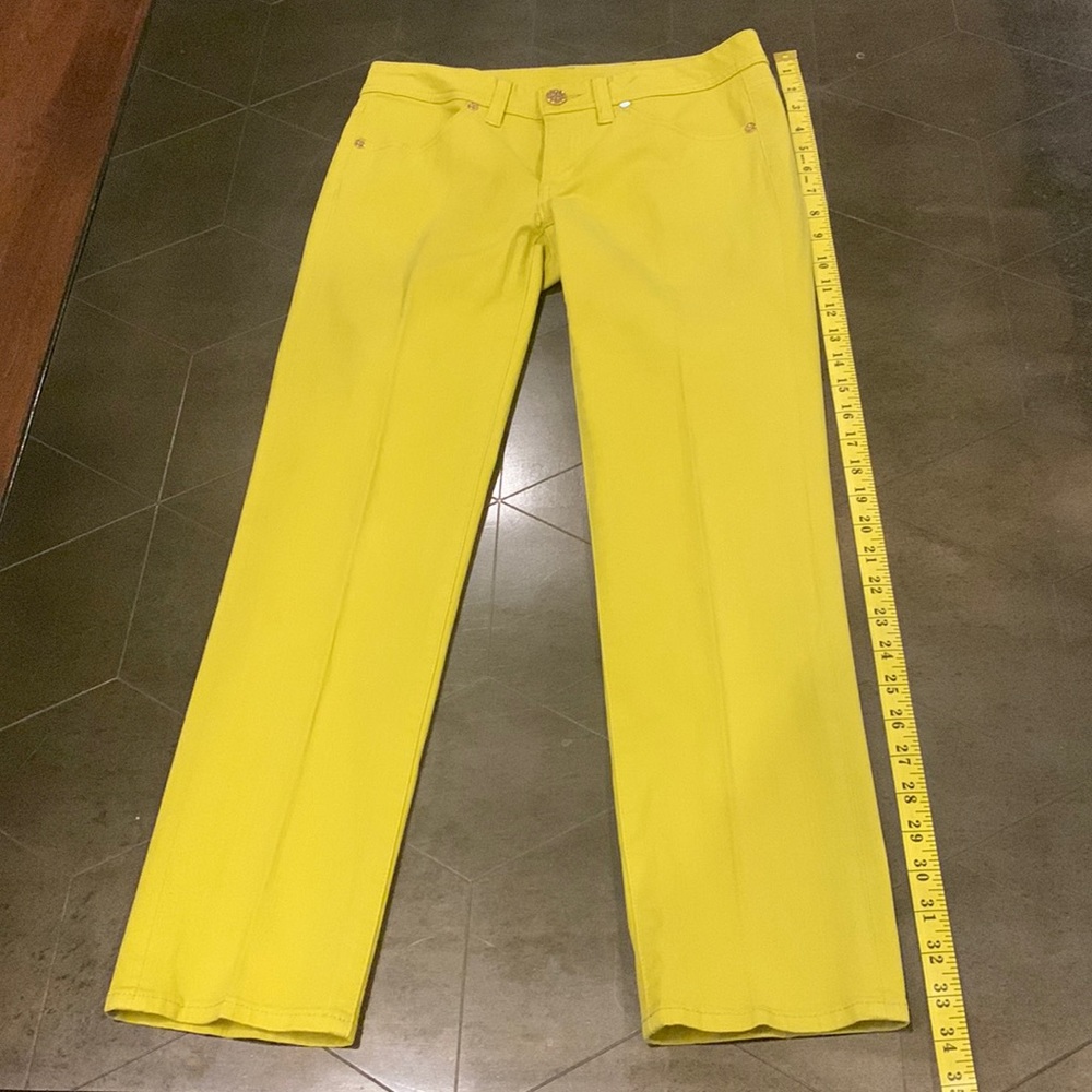 Tory Burch sage color jeans Size 25 w/ 38” L. Nice crease in front.